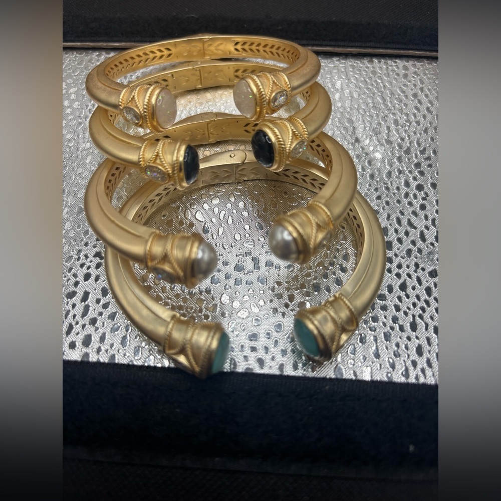Elegant Gold and Pearl Women's Bangles